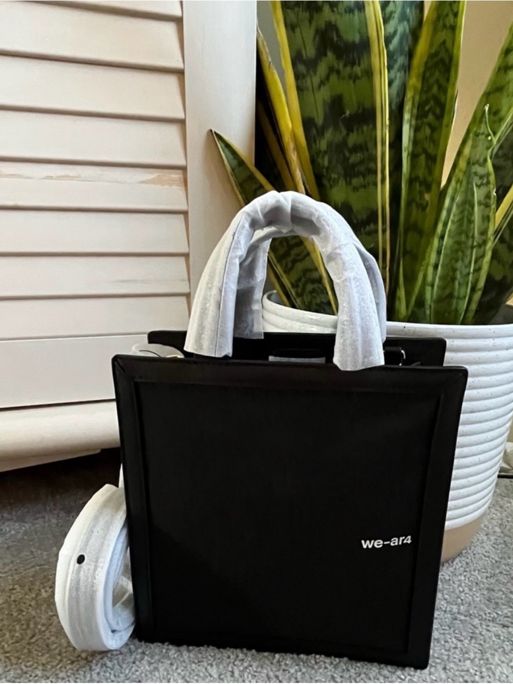 NEW We-ar4 Black "The
Notebook" Tote **** SALE****